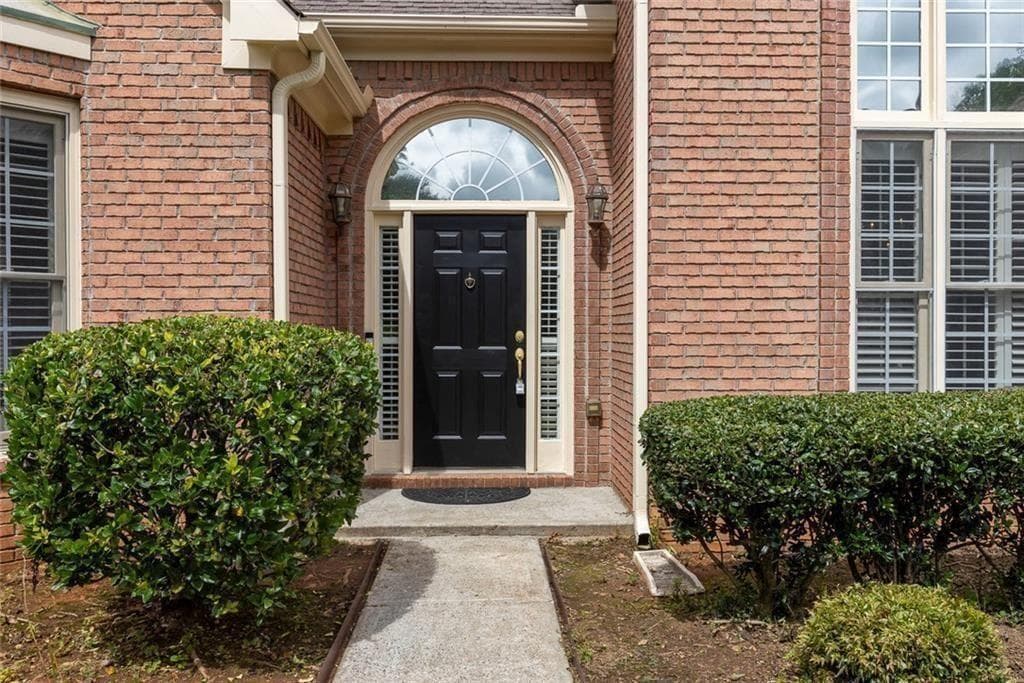 3 bedroom, 2 bathroom, 2,452 sq ft single family residence for sale at 3445 Fox Hollow Drive, Marietta, GA 30068 — photo 3