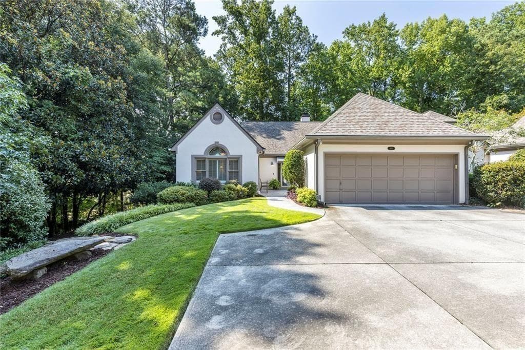 3 bedroom, 3 bathroom, 3,938 sq ft townhouse under contract at 450 Greenlaurel Drive, Sandy Springs, GA 30342