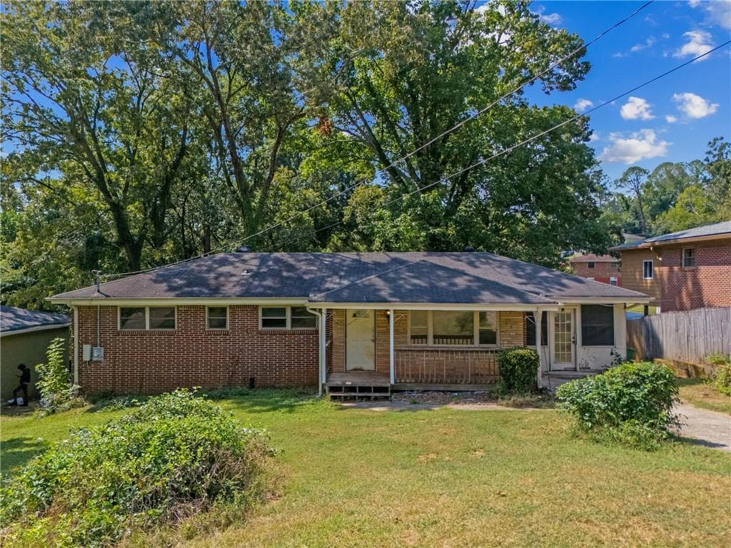 3 bedroom, 2 bathroom, 1,334 sq ft single family residence for sale at 2967 Toney Drive, Decatur, GA 30032 — photo 2