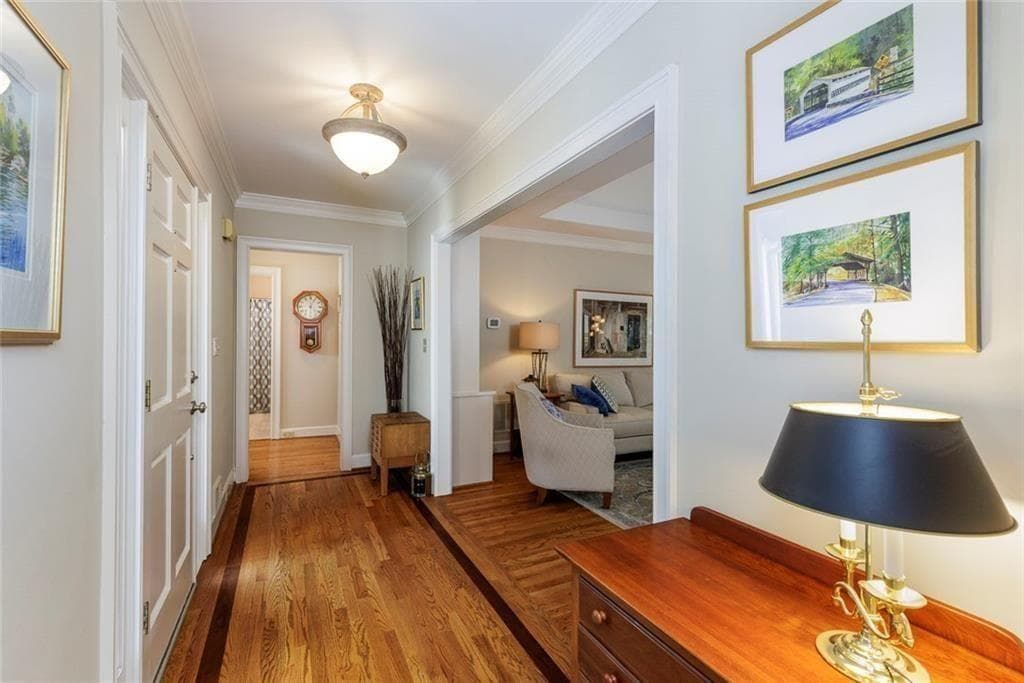 3 bedroom, 3 bathroom, 3,938 sq ft townhouse under contract at 450 Greenlaurel Drive, Sandy Springs, GA 30342 — photo 5
