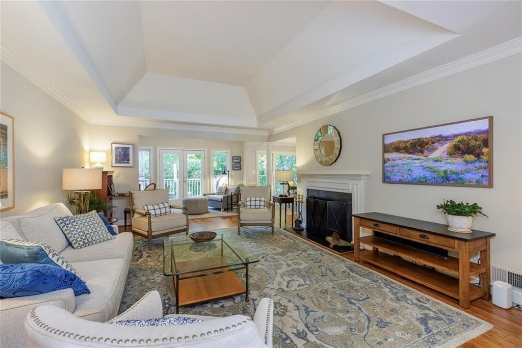 3 bedroom, 3 bathroom, 3,938 sq ft townhouse under contract at 450 Greenlaurel Drive, Sandy Springs, GA 30342 — photo 9