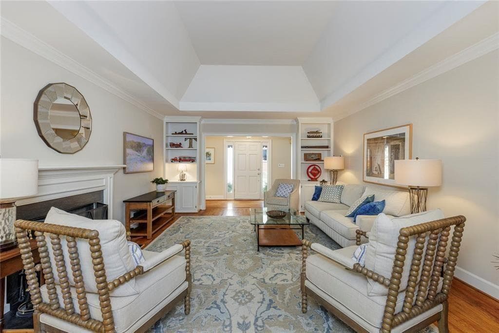 3 bedroom, 3 bathroom, 3,938 sq ft townhouse under contract at 450 Greenlaurel Drive, Sandy Springs, GA 30342 — photo 10
