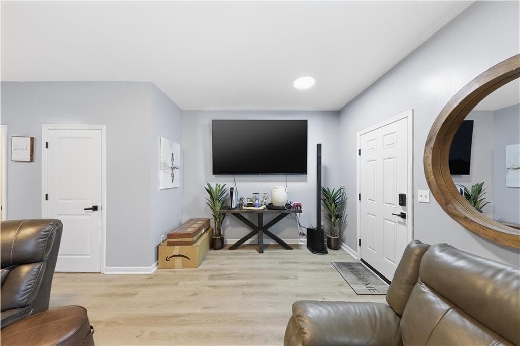 3 bedroom, 3 bathroom, 1,440 sq ft townhouse for sale at 2166 Braxton Road, Atlanta, GA 30331 — photo 3