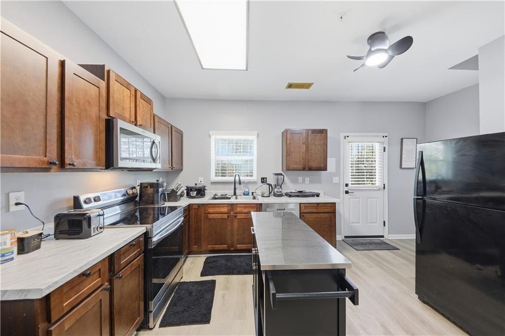 3 bedroom, 3 bathroom, 1,440 sq ft townhouse for sale at 2166 Braxton Road, Atlanta, GA 30331 — photo 5