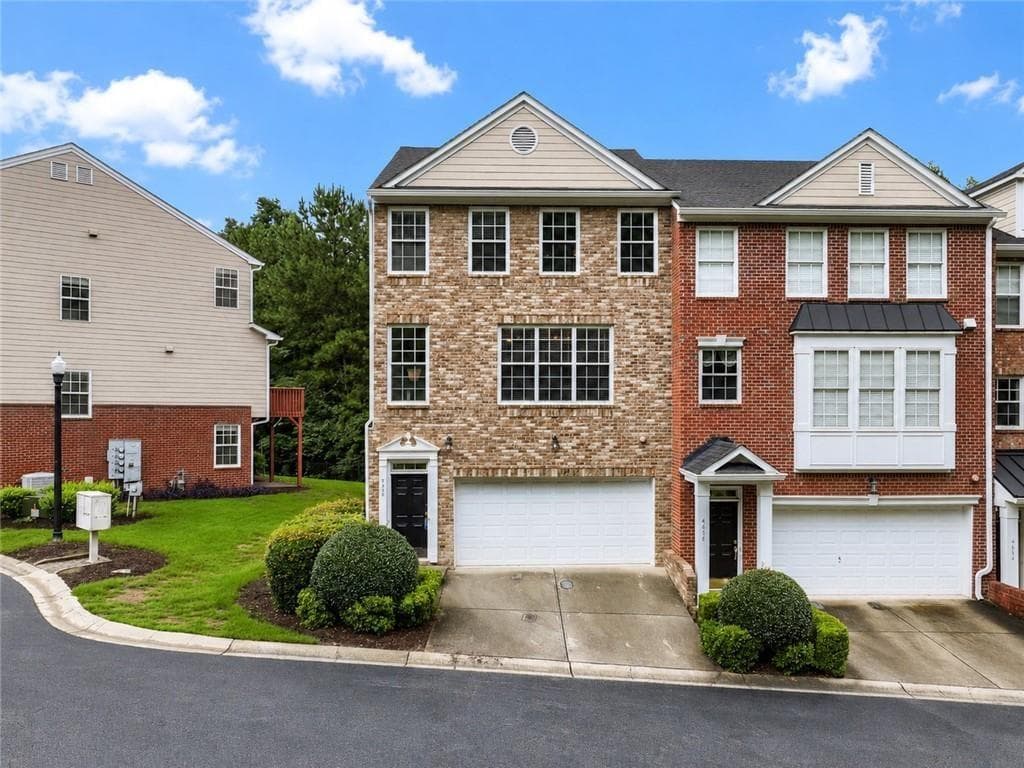 3 bedroom, 4 bathroom, 2,529 sq ft townhouse for sale at 4658 Creekside Villas Way, Smyrna, GA 30082 — photo 1 of 106