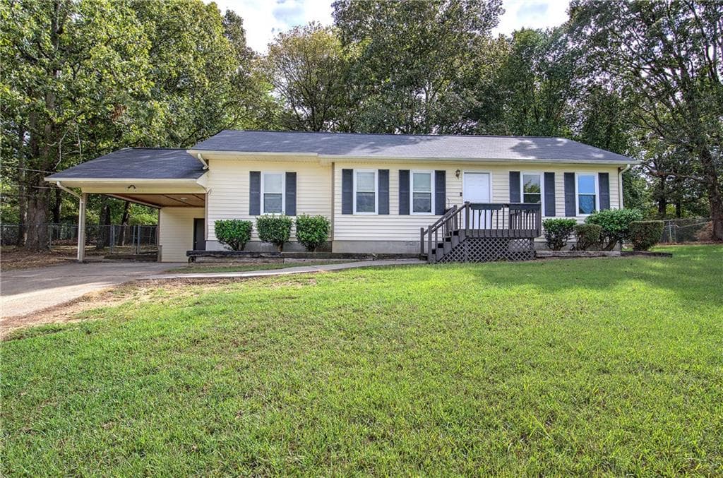 3 bedroom, 2 bathroom, 1,218 sq ft single family residence for sale at 39 Black Jack Mountain Circle, Cartersville, GA 30120