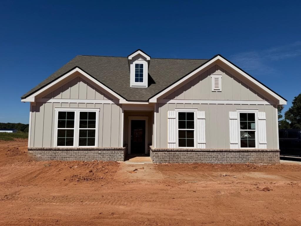 3 bedroom, 2 bathroom, 2,217 sq ft single family residence for sale at 1264 Magnolia Ridge, Monroe, GA 30655