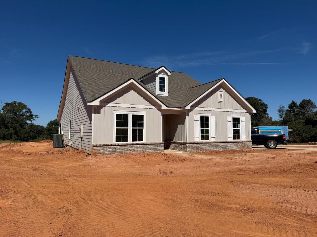 3 bedroom, 2 bathroom, 2,217 sq ft single family residence for sale at 1264 Magnolia Ridge, Monroe, GA 30655 — photo 2