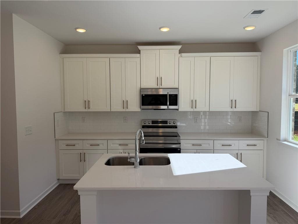 4 bedroom, 3 bathroom, 2,148 sq ft single family residence for sale at 8135 Pine Ridge Road, South Fulton, GA 30213 — photo 6
