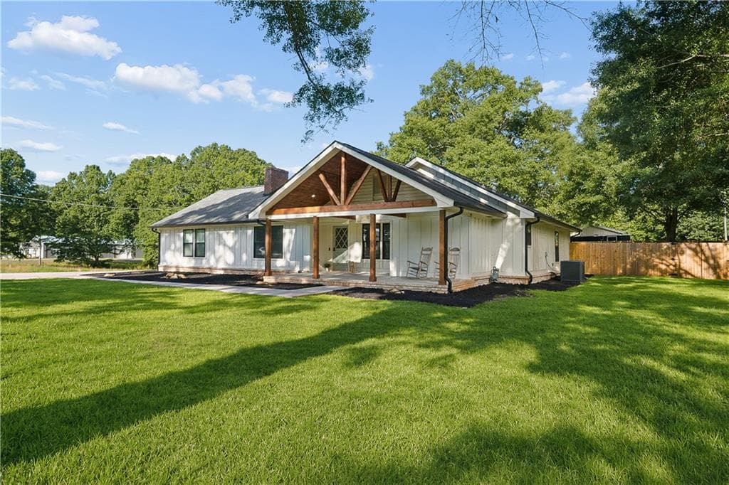 3 bedroom, 4 bathroom, 2,020 sq ft single family residence for sale at 7507 Campground Road, Cumming, GA 30040 — photo 4