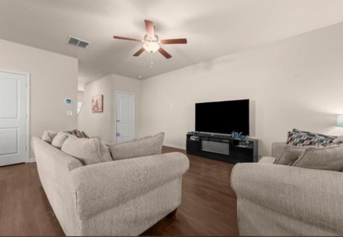4 bedroom, 3 bathroom, 1,987 sq ft single family residence for sale at 755 Walnut Creek Circle, Pendergrass, GA 30567 — photo 6