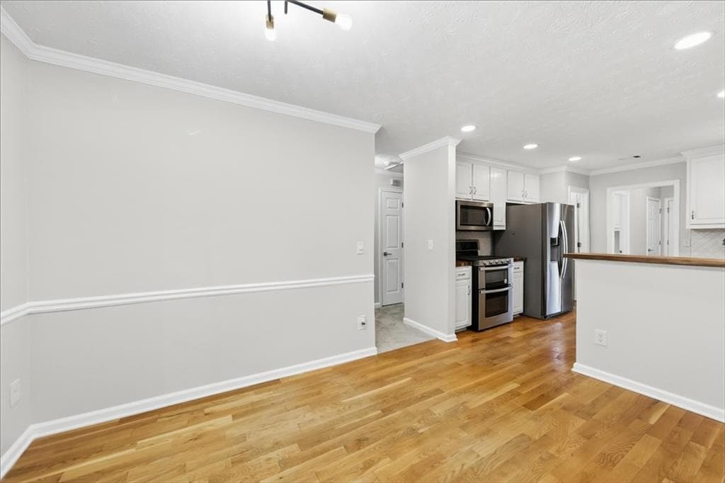 4 bedroom, 2 bathroom, 2,281 sq ft single family residence for sale at 429 Blue Creek Lane, Loganville, GA 30052 — photo 6
