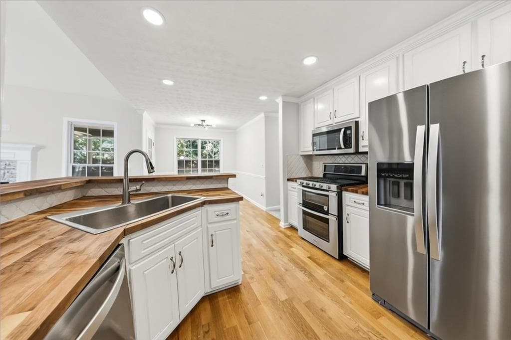 4 bedroom, 2 bathroom, 2,281 sq ft single family residence for sale at 429 Blue Creek Lane, Loganville, GA 30052 — photo 9