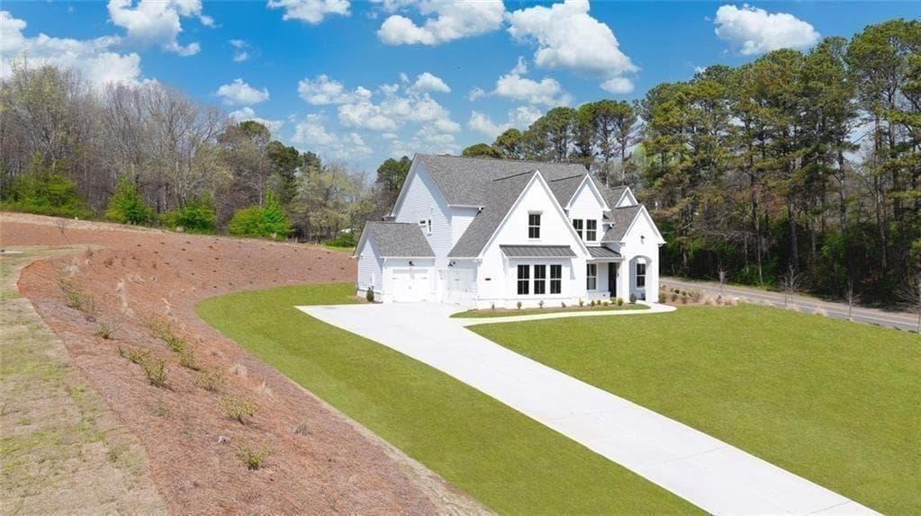 5 bedroom, 5 bathroom, 3,659 sq ft single family residence for sale at 8290 Creekside Overlook Drive, Gainesville, GA 30506 — photo 5