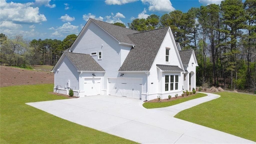 5 bedroom, 5 bathroom, 3,659 sq ft single family residence for sale at 8290 Creekside Overlook Drive, Gainesville, GA 30506 — photo 6