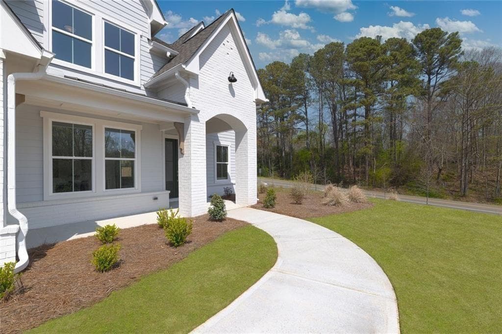 5 bedroom, 5 bathroom, 3,659 sq ft single family residence for sale at 8290 Creekside Overlook Drive, Gainesville, GA 30506 — photo 7