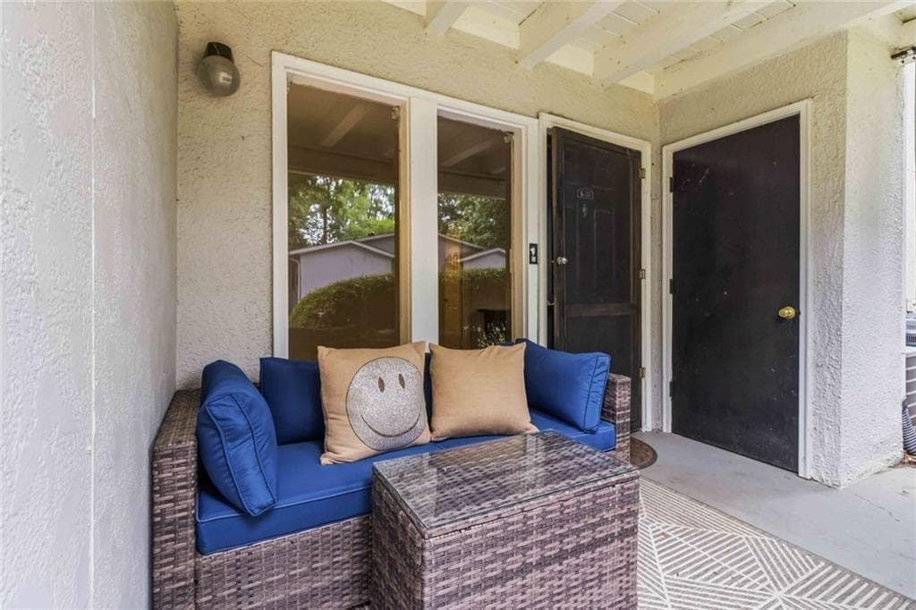 1 bedroom, 1 bathroom, 775 sq ft condominium for sale at 1150 Collier Road K23, Atlanta, GA 30318 — photo 3