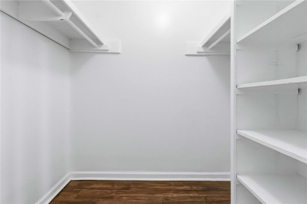 1 bedroom, 1 bathroom, 775 sq ft condominium for sale at 1150 Collier Road K23, Atlanta, GA 30318 — photo 8