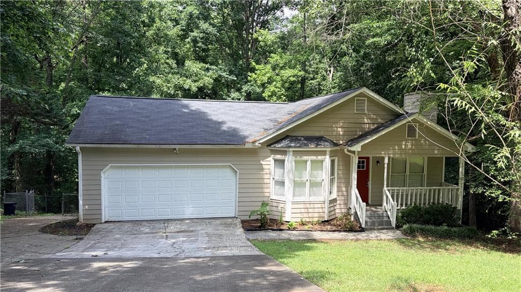 3 bedroom, 2 bathroom, 1,291 sq ft single family residence for sale at 1535 Oakhill Drive, Auburn, GA 30011
