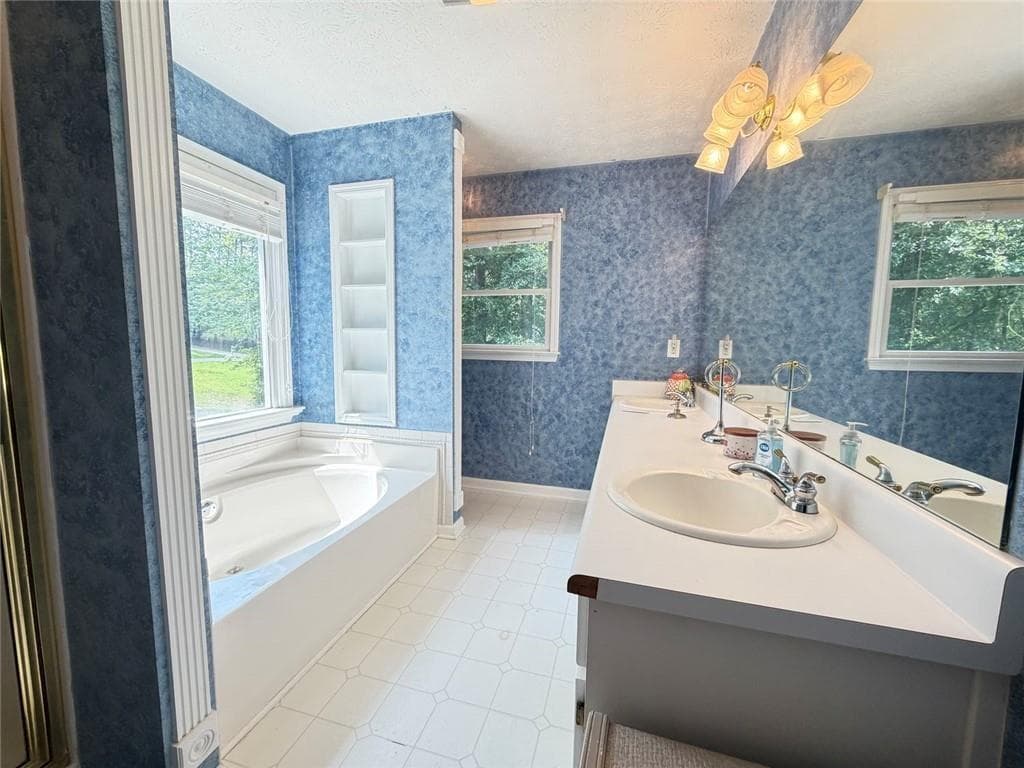 4 bedroom, 2 bathroom, 3,008 sq ft single family residence for sale at 435 Lower Burris Road, Canton, GA 30114 — photo 6