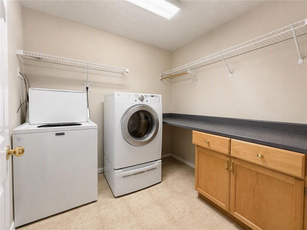 4 bedroom, 2 bathroom, 3,008 sq ft single family residence for sale at 435 Lower Burris Road, Canton, GA 30114 — photo 7
