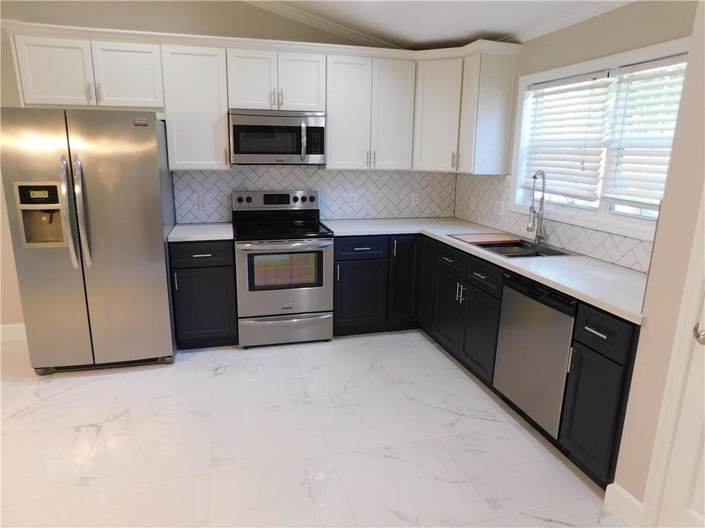 3 bedroom, 2 bathroom, 1,618 sq ft single family residence for sale at 652 Ravinia Way, Lawrenceville, GA 30044 — photo 5