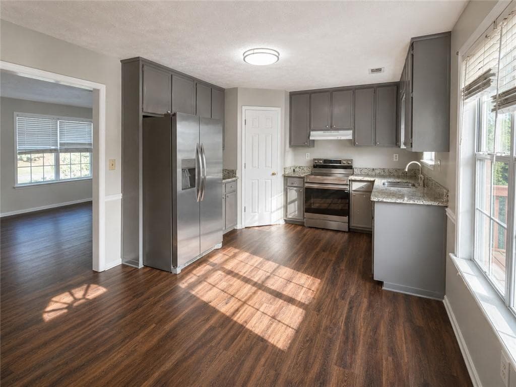 5 bedroom, 3 bathroom, 3,048 sq ft single family residence for rent at 2657 Amberly Glen Drive, Dacula, GA 30019 for $2,500 a month — photo 3