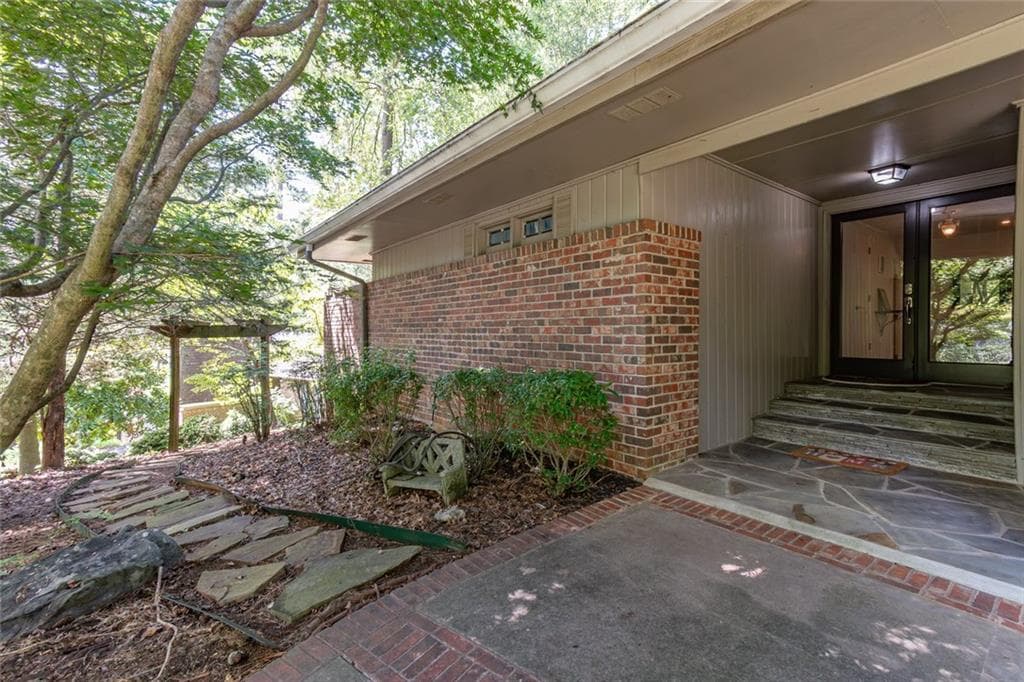 3 bedroom, 2 bathroom, 2,048 sq ft single family residence for rent at 300 Cedar Knoll Court, Roswell, GA 30076 for $2,700 a month — photo 4