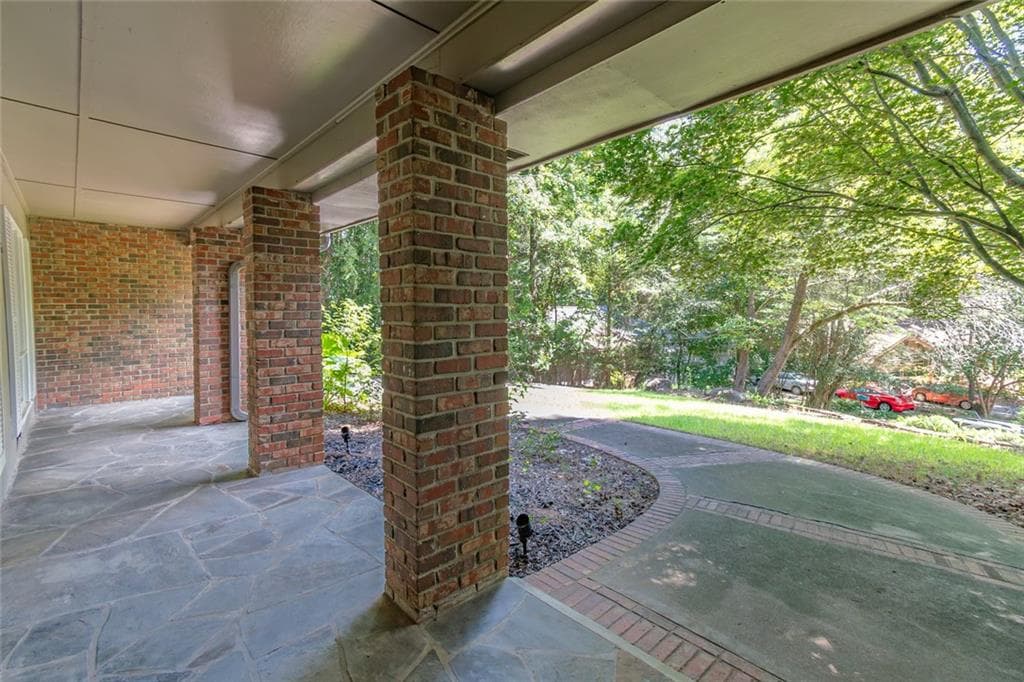 3 bedroom, 2 bathroom, 2,048 sq ft single family residence for rent at 300 Cedar Knoll Court, Roswell, GA 30076 for $2,700 a month — photo 7