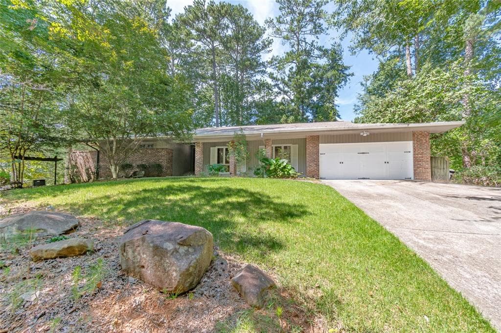 3 bedroom, 2 bathroom, 2,048 sq ft single family residence for rent at 300 Cedar Knoll Court, Roswell, GA 30076 for $2,700 a month — photo 8