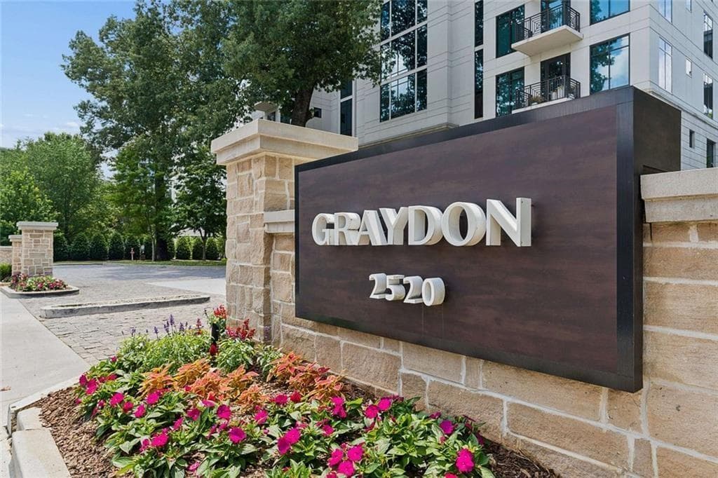 2 bedroom, 3 bathroom, 2,577 sq ft condominium for sale at 2520 Peachtree Road 603, Atlanta, GA 30305 — photo 2