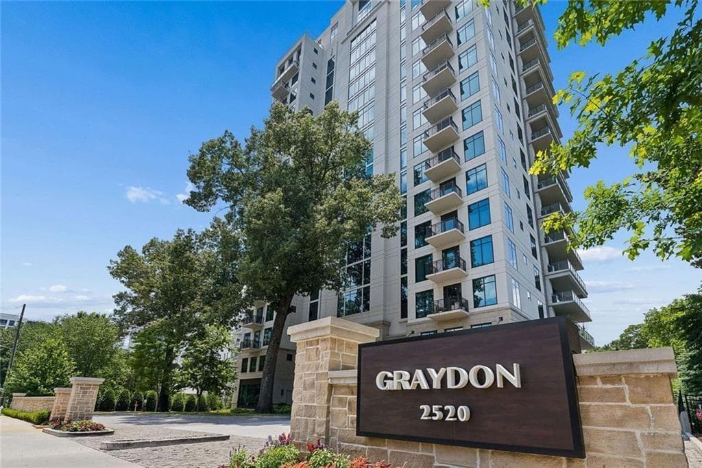 2 bedroom, 3 bathroom, 2,577 sq ft condominium for sale at 2520 Peachtree Road 603, Atlanta, GA 30305 — photo 3