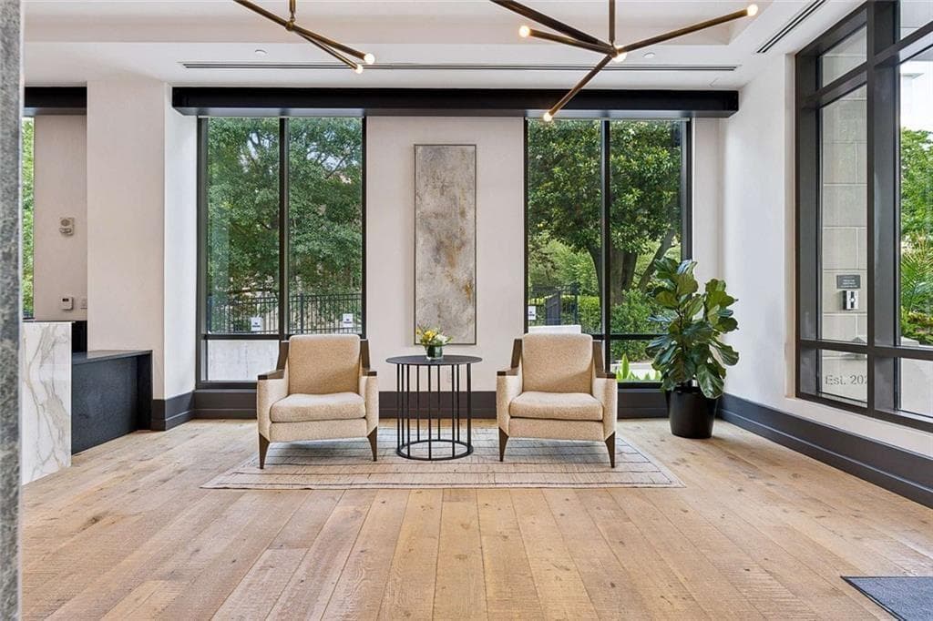 2 bedroom, 3 bathroom, 2,577 sq ft condominium for sale at 2520 Peachtree Road 603, Atlanta, GA 30305 — photo 5