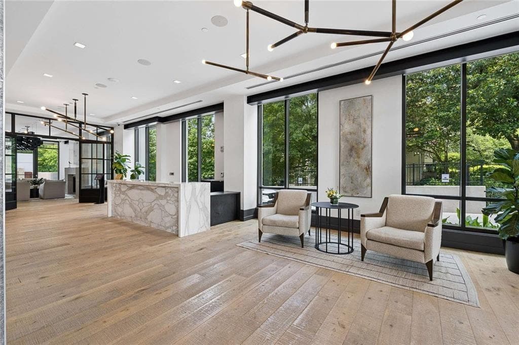 2 bedroom, 3 bathroom, 2,577 sq ft condominium for sale at 2520 Peachtree Road 603, Atlanta, GA 30305 — photo 6