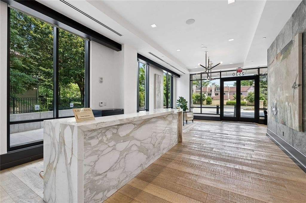 2 bedroom, 3 bathroom, 2,577 sq ft condominium for sale at 2520 Peachtree Road 603, Atlanta, GA 30305 — photo 7