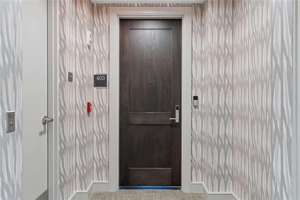 2 bedroom, 3 bathroom, 2,577 sq ft condominium for sale at 2520 Peachtree Road 603, Atlanta, GA 30305 — photo 9