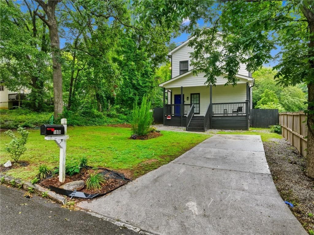 5 bedroom, 2 bathroom, 1,980 sq ft single family residence for rent at 1806 Charleston Avenue, Atlanta, GA 30315 for $2,600 a month — photo 2