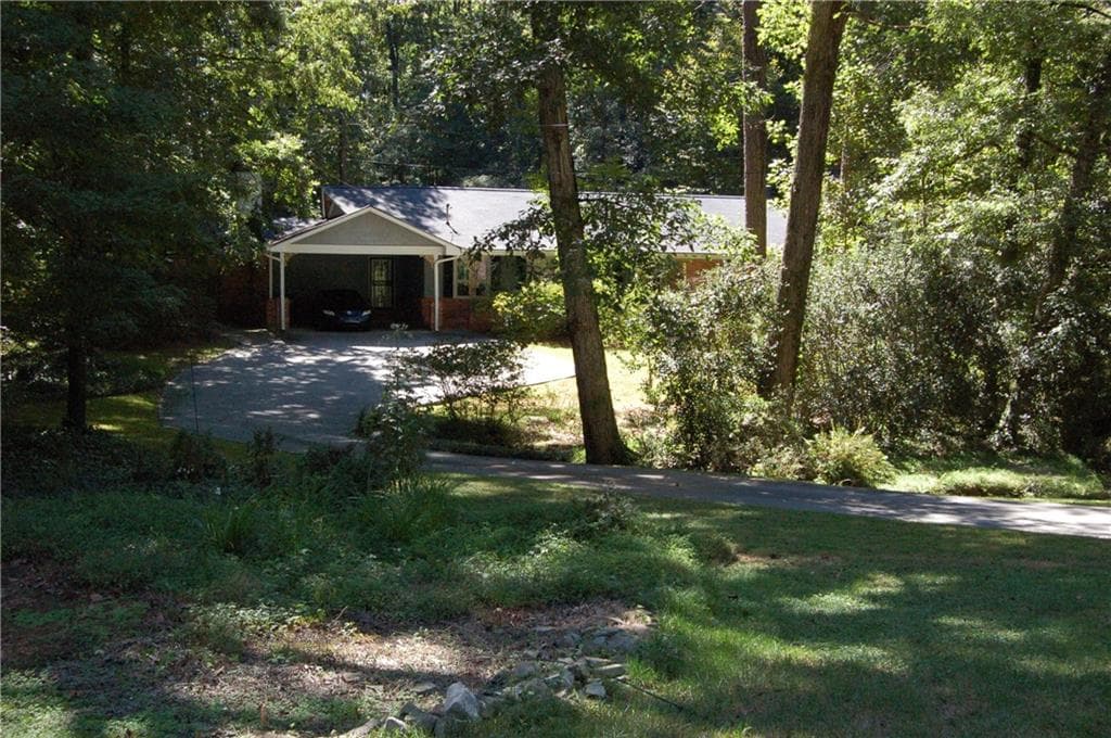 4 bedroom, 4 bathroom, 2,124 sq ft single family residence for sale at 1054 Swathmore Drive, Atlanta, GA 30327 — photo 3