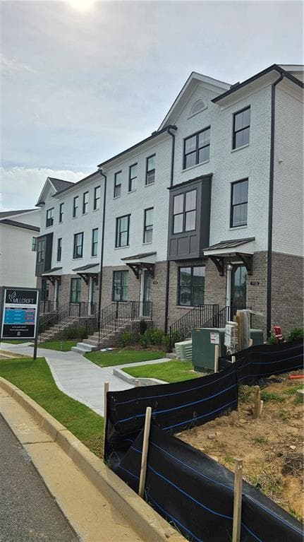 3 bedroom, 4 bathroom, 1,893 sq ft townhouse for rent at 1118 Larkin Drive, Buford, GA 30518 for $2,800 a month — photo 3