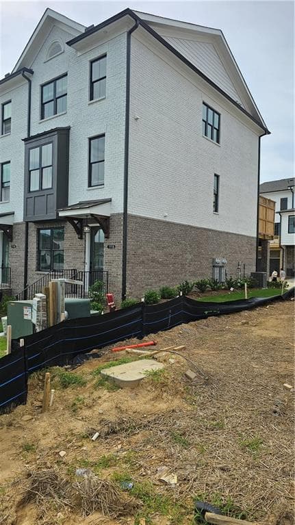 3 bedroom, 4 bathroom, 1,893 sq ft townhouse for rent at 1118 Larkin Drive, Buford, GA 30518 for $2,800 a month — photo 4