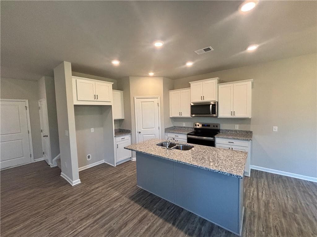 3 bedroom, 3 bathroom, 1,853 sq ft single family residence for sale at 162 Millers Lane, Calhoun, GA 30701 — photo 2