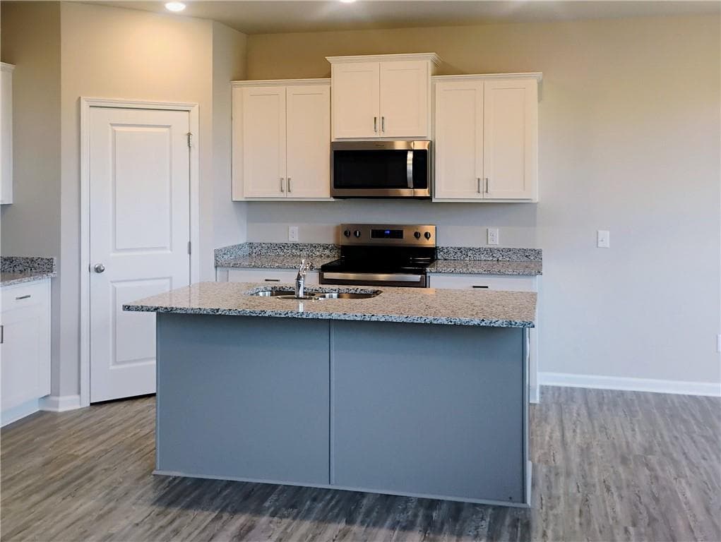 3 bedroom, 3 bathroom, 1,853 sq ft single family residence for sale at 162 Millers Lane, Calhoun, GA 30701 — photo 3