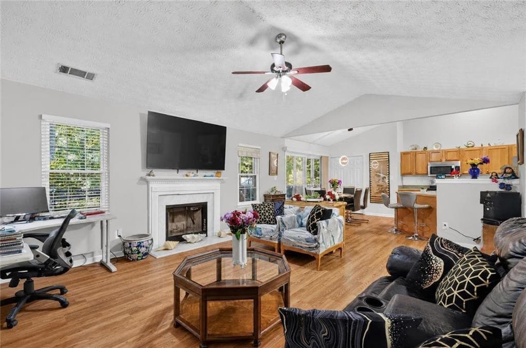 4 bedroom, 2 bathroom, 2,330 sq ft single family residence for sale at 4692 Devencrest Lane, Buford, GA 30519 — photo 2