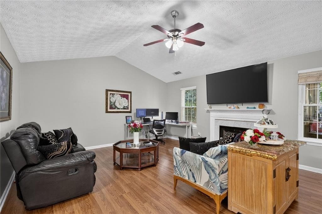 4 bedroom, 2 bathroom, 2,330 sq ft single family residence for sale at 4692 Devencrest Lane, Buford, GA 30519 — photo 7
