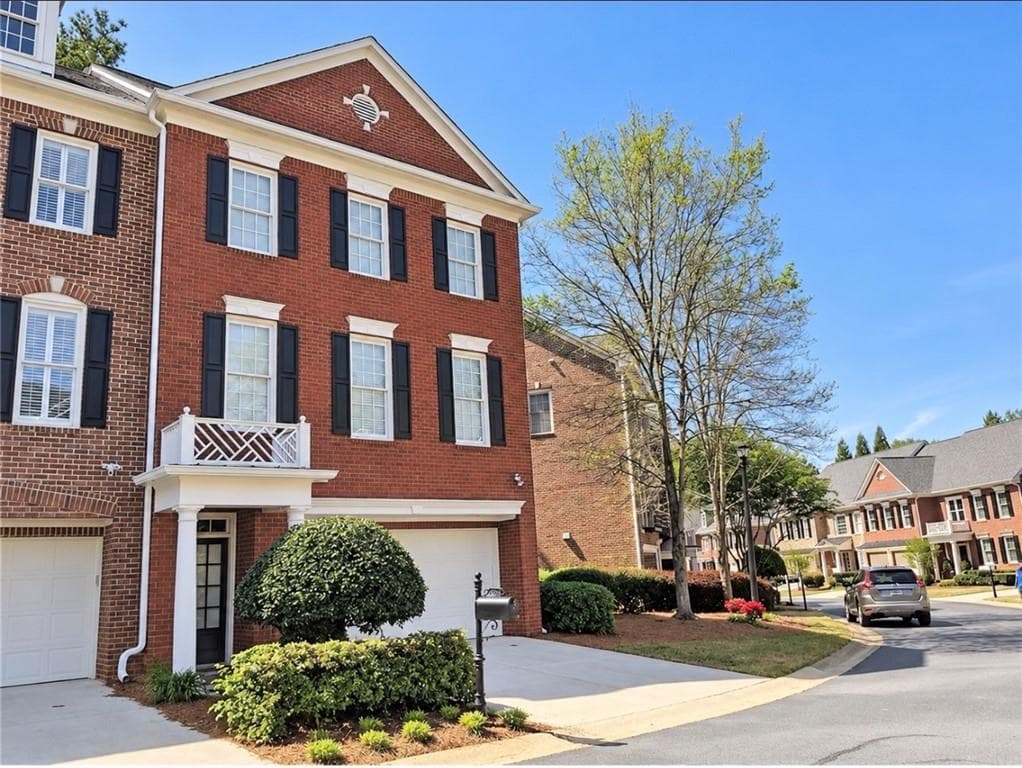3 bedroom, 4 bathroom, 2,634 sq ft townhouse for rent at 534 Vinings Estates Drive B6, Mableton, GA 30126 for $3,100 a month — photo 1 of 8
