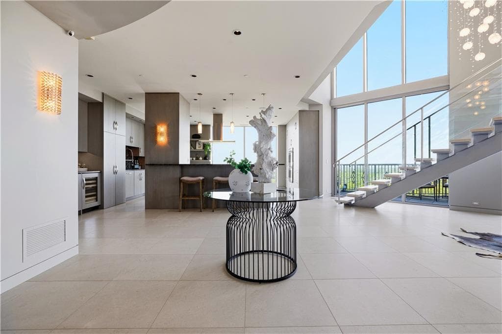 2 bedroom, 3 bathroom, 2,625 sq ft condominium for sale at 2795 Peachtree Road 2601, Atlanta, GA 30305 — photo 3