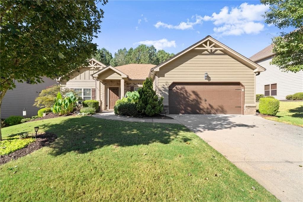 3 bedroom, 3 bathroom, 2,005 sq ft single family residence for sale at 1915 Walking Horse Trail, Cumming, GA 30041 — photo 1 of 43