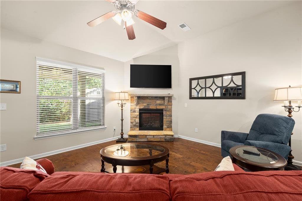 3 bedroom, 3 bathroom, 2,005 sq ft single family residence for sale at 1915 Walking Horse Trail, Cumming, GA 30041 — photo 4