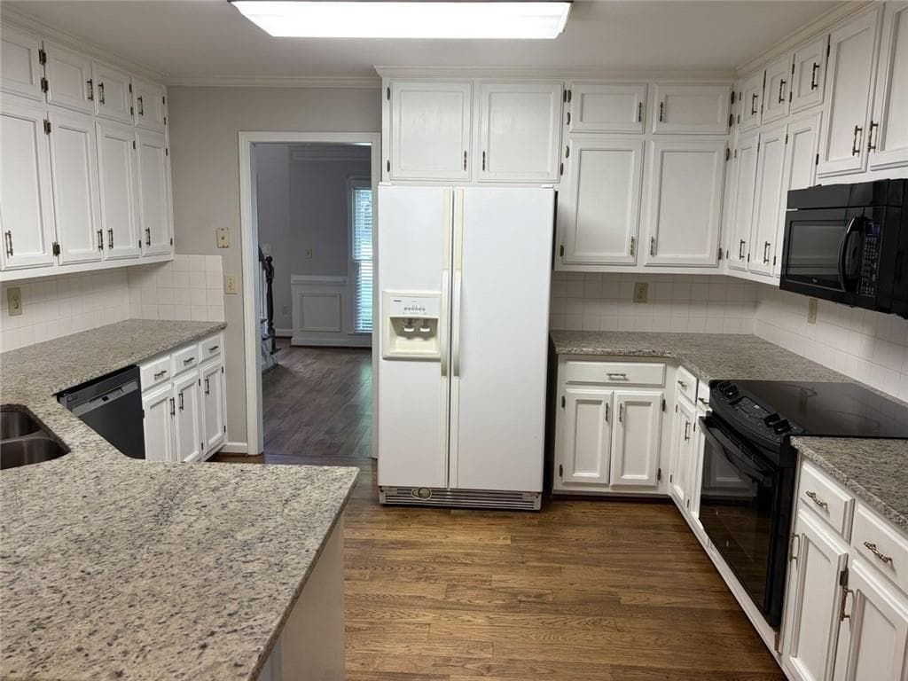 5 bedroom, 4 bathroom, 4,505 sq ft single family residence for sale at 978 SW Mill Bend Drive, Lawrenceville, GA 30044 — photo 3
