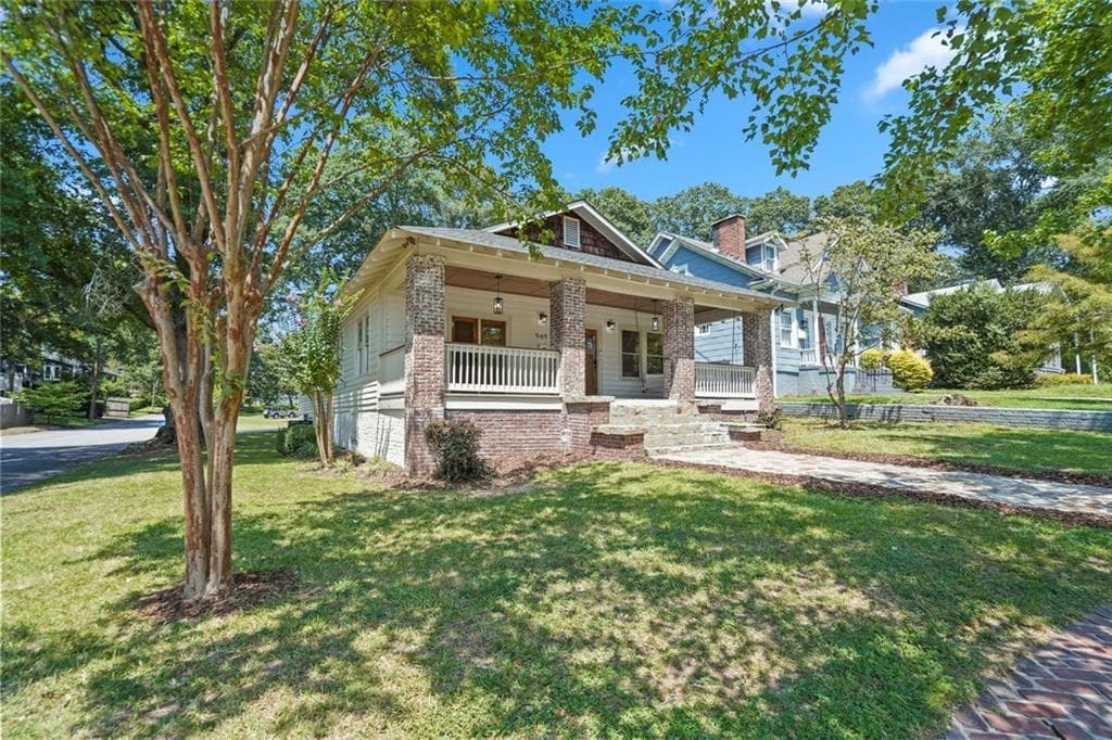 3 bedroom, 4 bathroom, 2,100 sq ft single family residence for sale at 949 Beecher Street, Atlanta, GA 30310 — photo 3